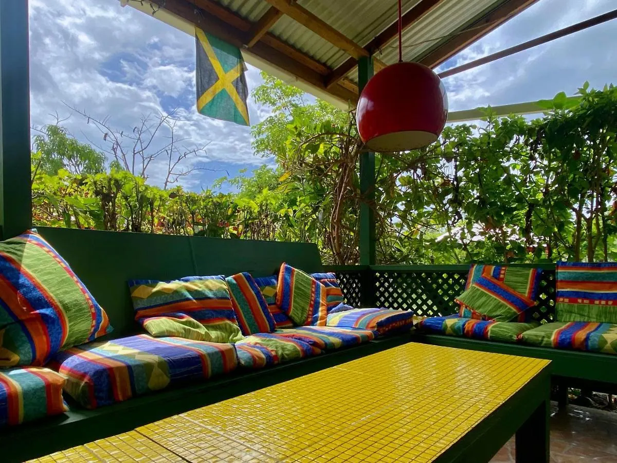 Judy House 2 - Lewis Backpacker Hostel Little Bay