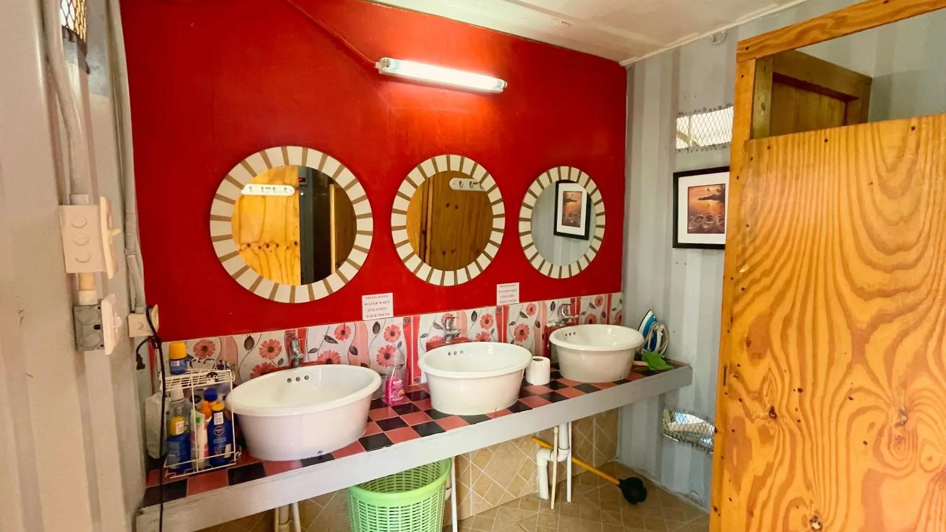 Judy House 2 - Lewis Backpacker Hostel Little Bay Jamaica
